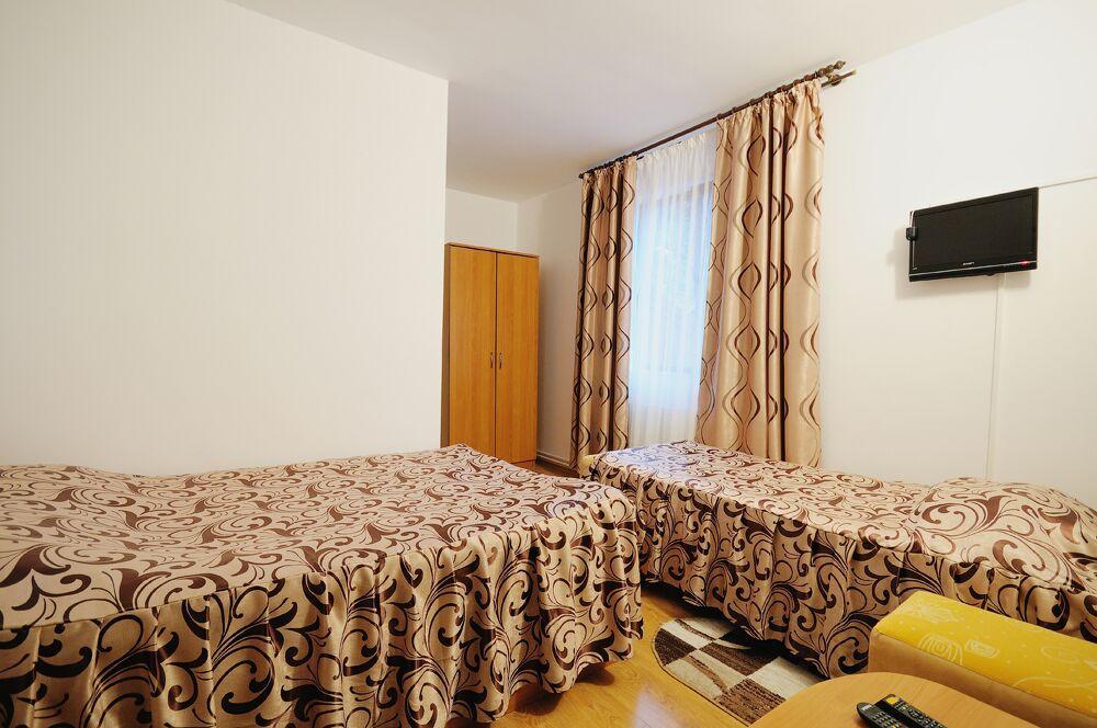 Scrind-Frăsinet 克劳迪娅旅馆酒店 外观 照片